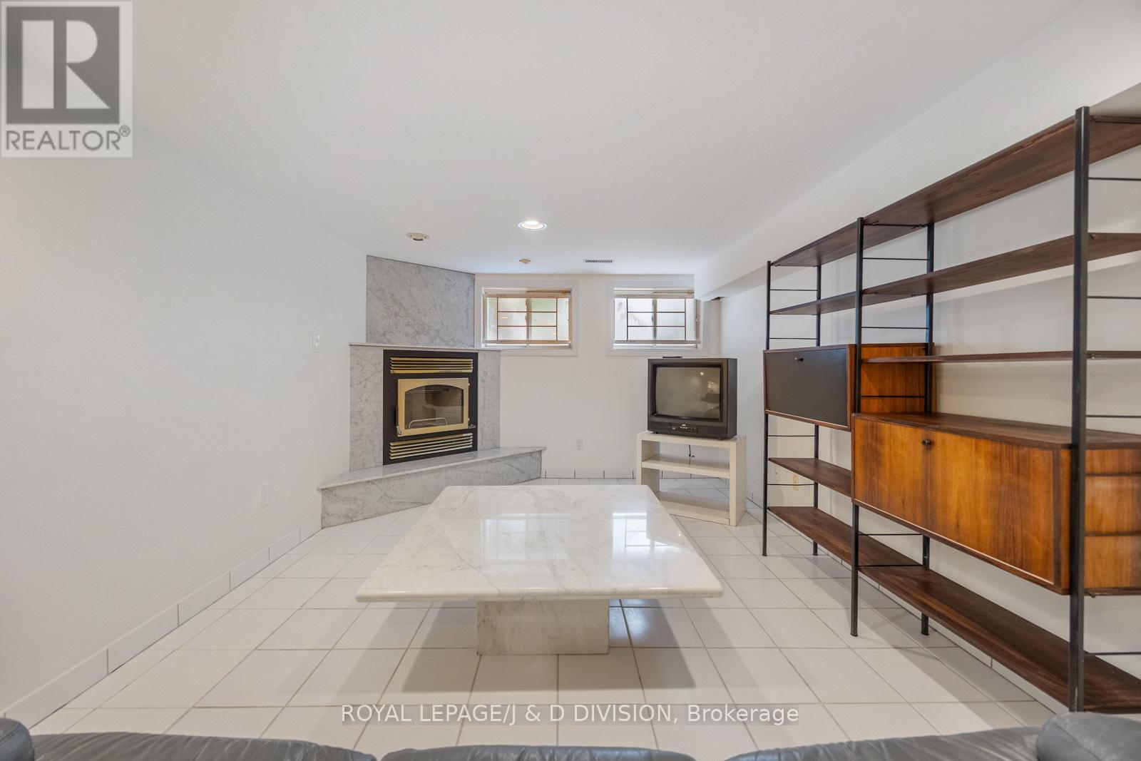 












31 GEORGE HENRY BOULEVARD

,
Toronto,




Ontario
M2J1E3

