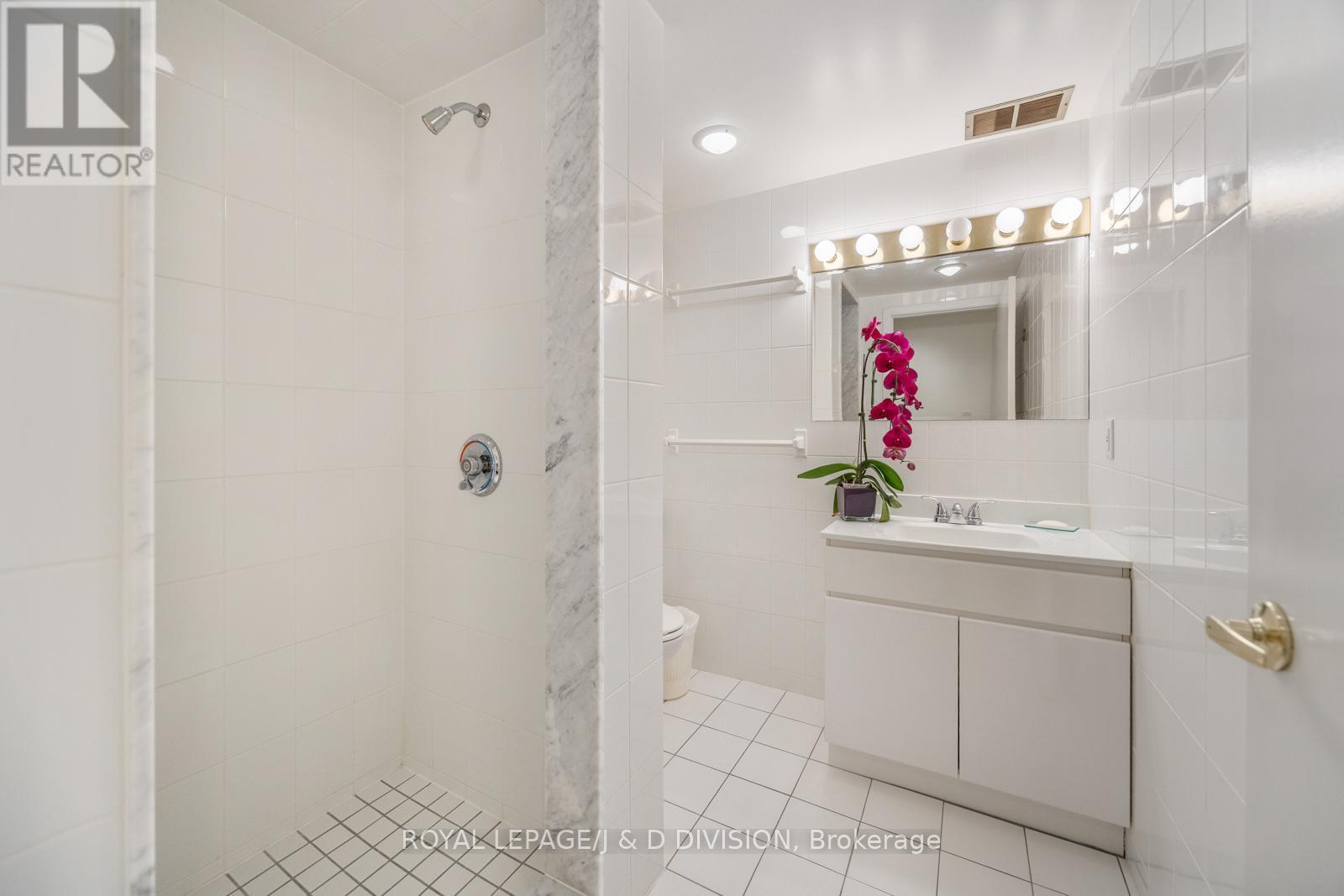 












31 GEORGE HENRY BOULEVARD

,
Toronto,




Ontario
M2J1E3

