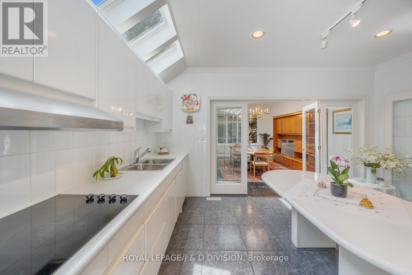 












31 GEORGE HENRY BOULEVARD

,
Toronto,




Ontario
M2J1E3

