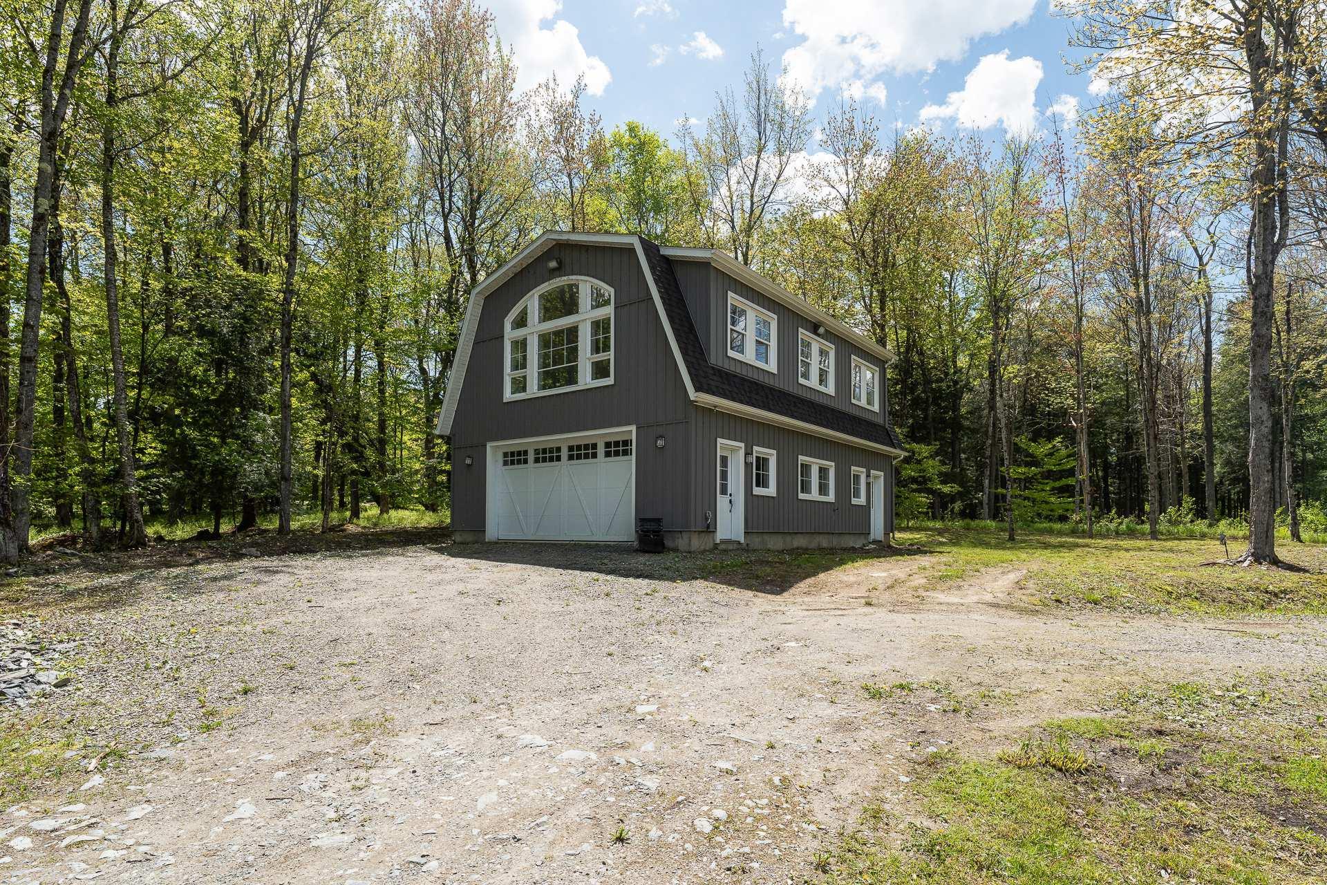 









41


Ch. de la Baie

,
Magog,




QC
J1X5R9

