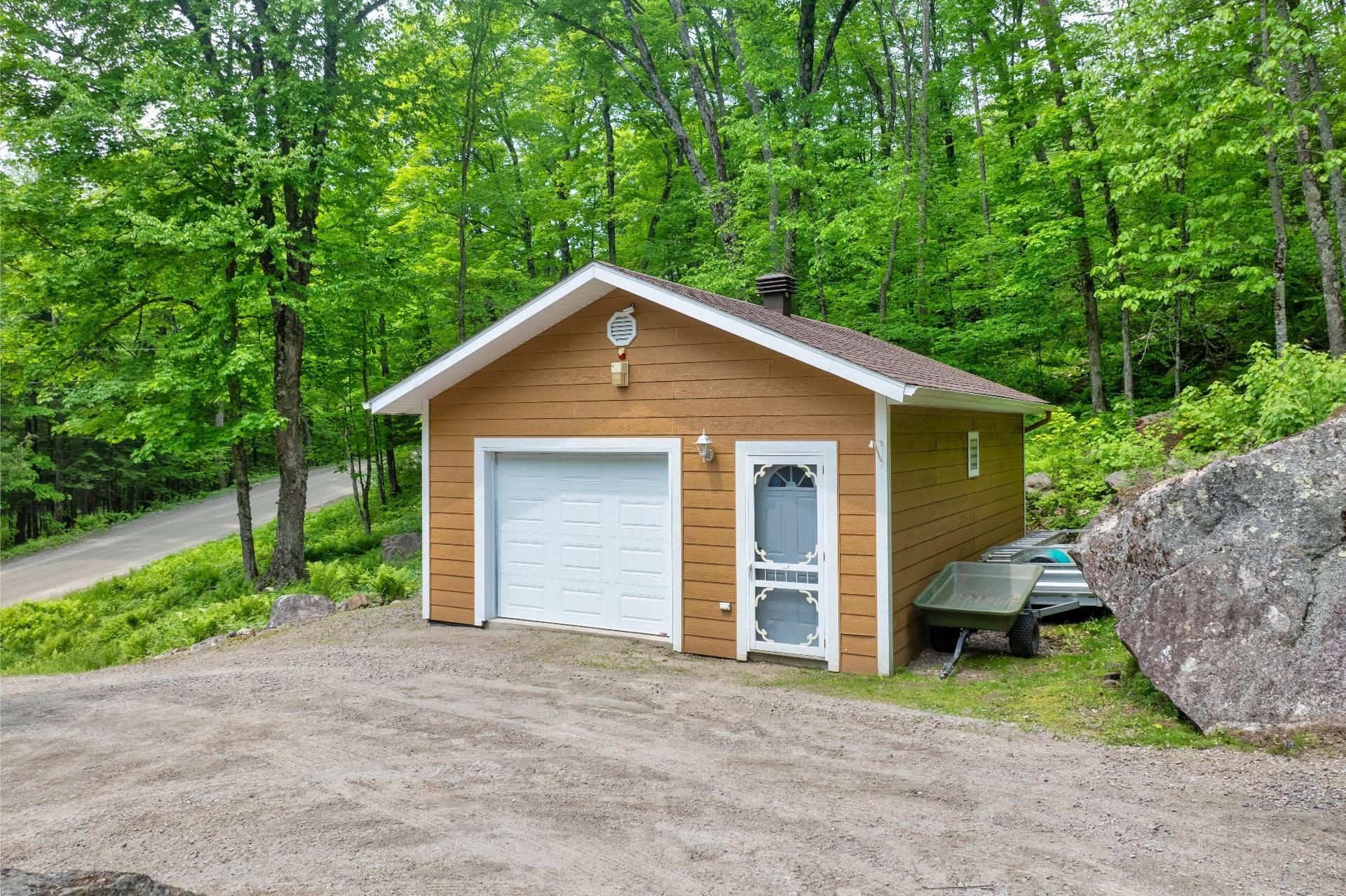









53


Ch. du Lac-Mitchell

,
La Macaza,




QC
J0T1R0

