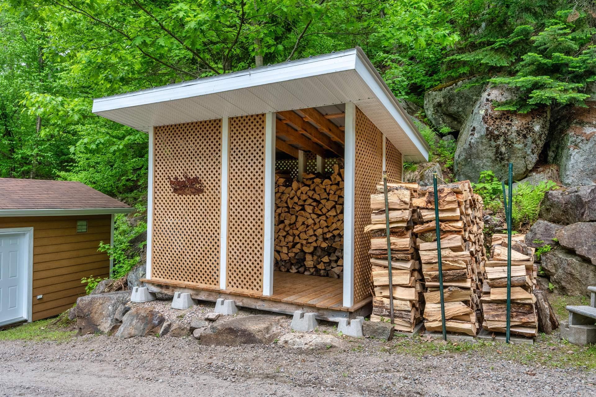 









53


Ch. du Lac-Mitchell

,
La Macaza,




QC
J0T1R0

