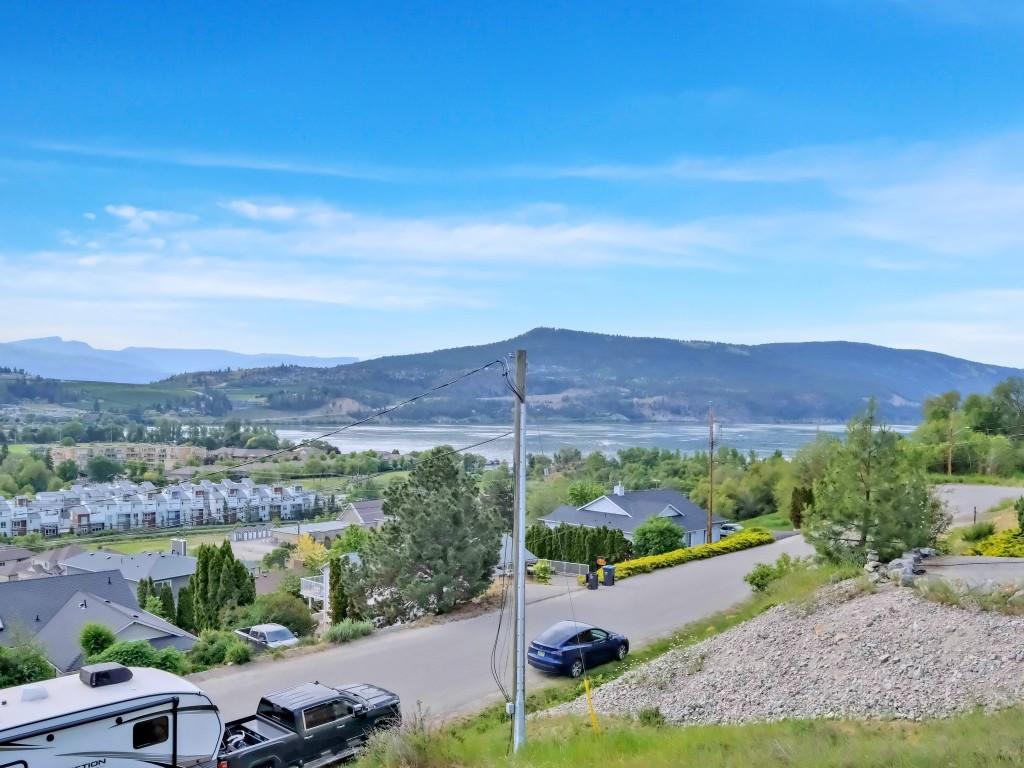 









11339


Dakota

Road,
Lake Country,




BC
V4V 1X1

