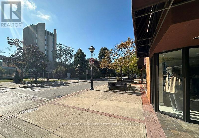 












442 BRANT STREET

,
Burlington,




Ontario
L7S1G6

