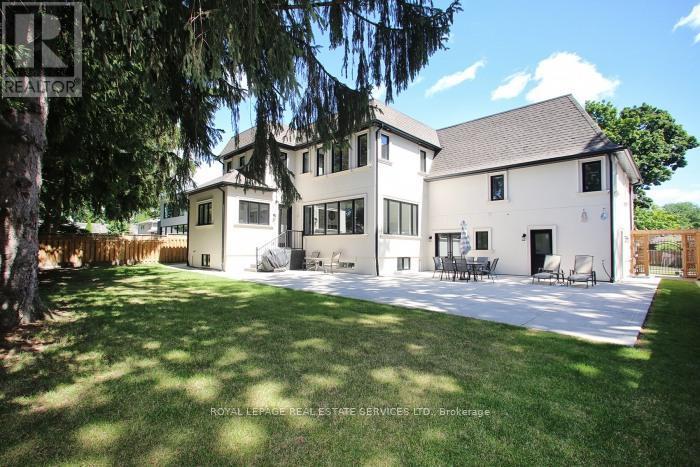 












375 ARDEN CRESCENT

,
Burlington,




Ontario
L7L2A7

