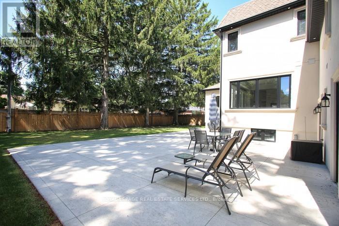 












375 ARDEN CRESCENT

,
Burlington,




Ontario
L7L2A7

