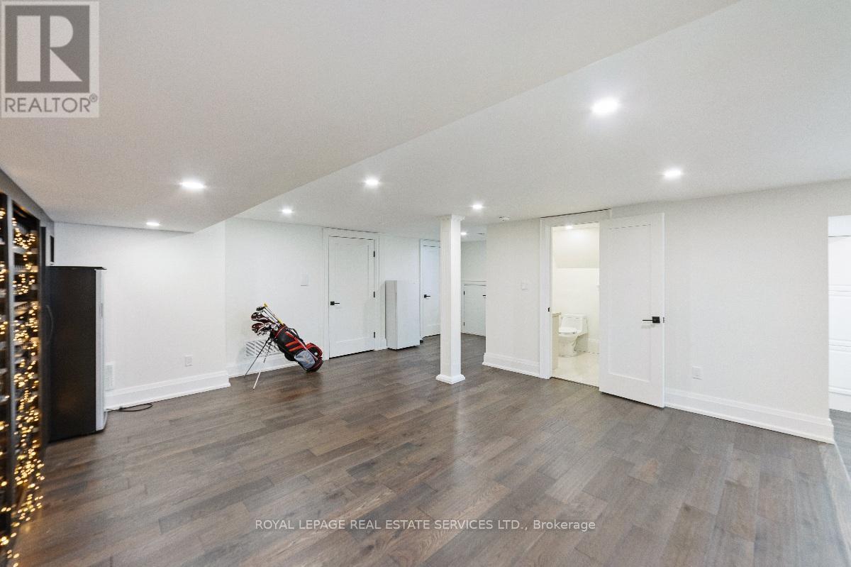












375 ARDEN CRESCENT

,
Burlington,




Ontario
L7L2A7


