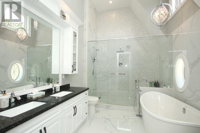 












375 ARDEN CRESCENT

,
Burlington,




Ontario
L7L2A7

