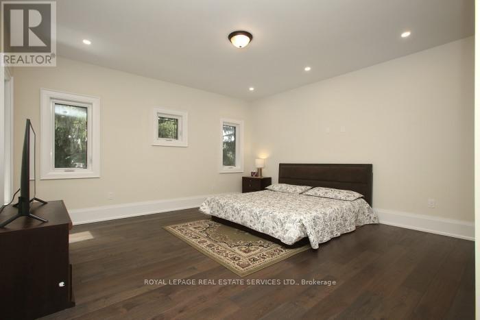 












375 ARDEN CRESCENT

,
Burlington,




Ontario
L7L2A7

