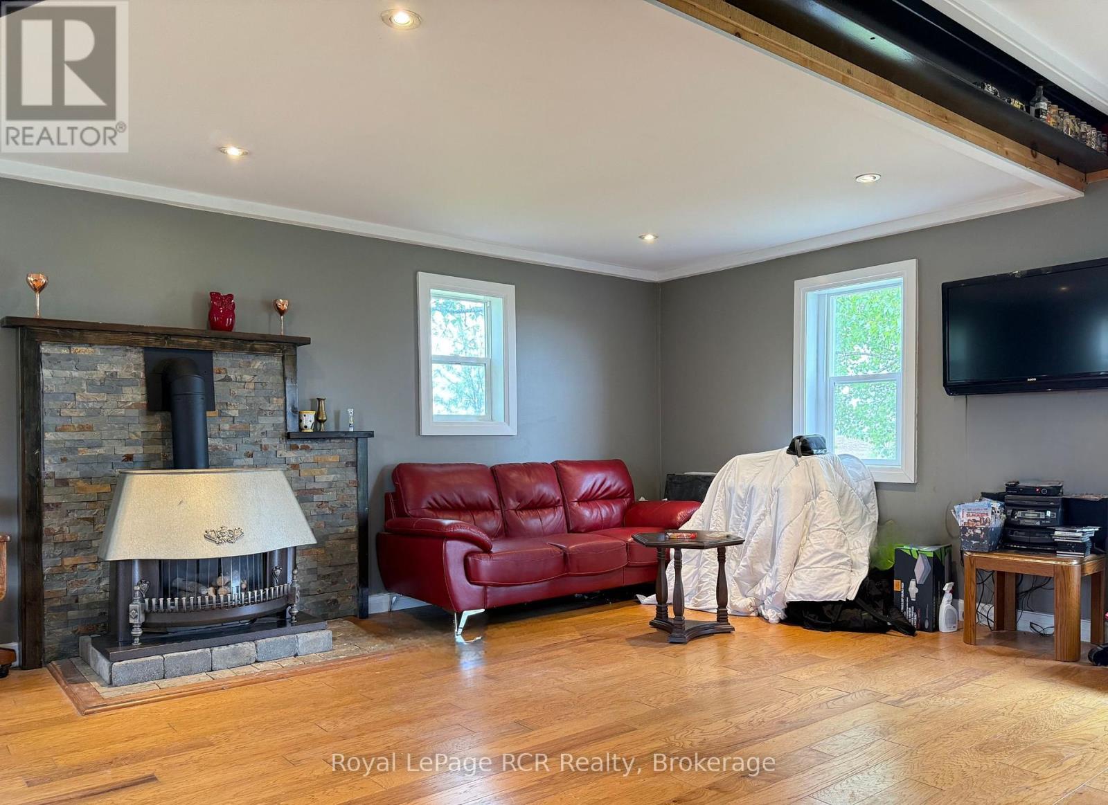 












228 BRUCE ROAD 40

,
Arran-Elderslie,




Ontario
N0H1L0

