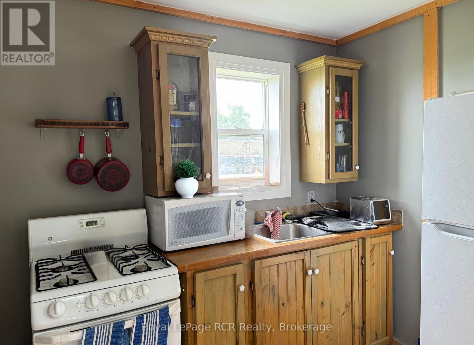 












228 BRUCE ROAD 40

,
Arran-Elderslie,




Ontario
N0H1L0

