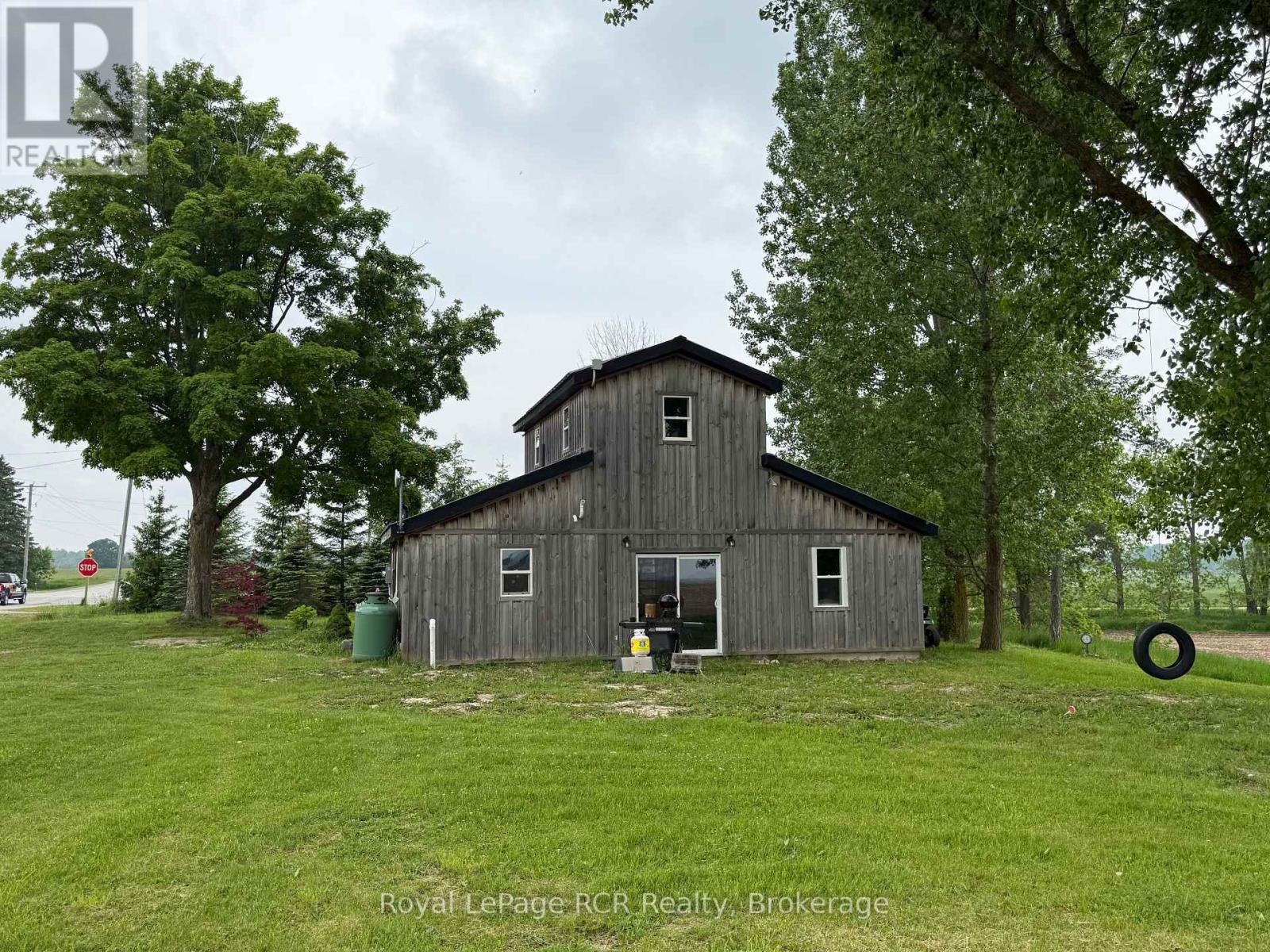 












228 BRUCE ROAD 40

,
Arran-Elderslie,




Ontario
N0H1L0

