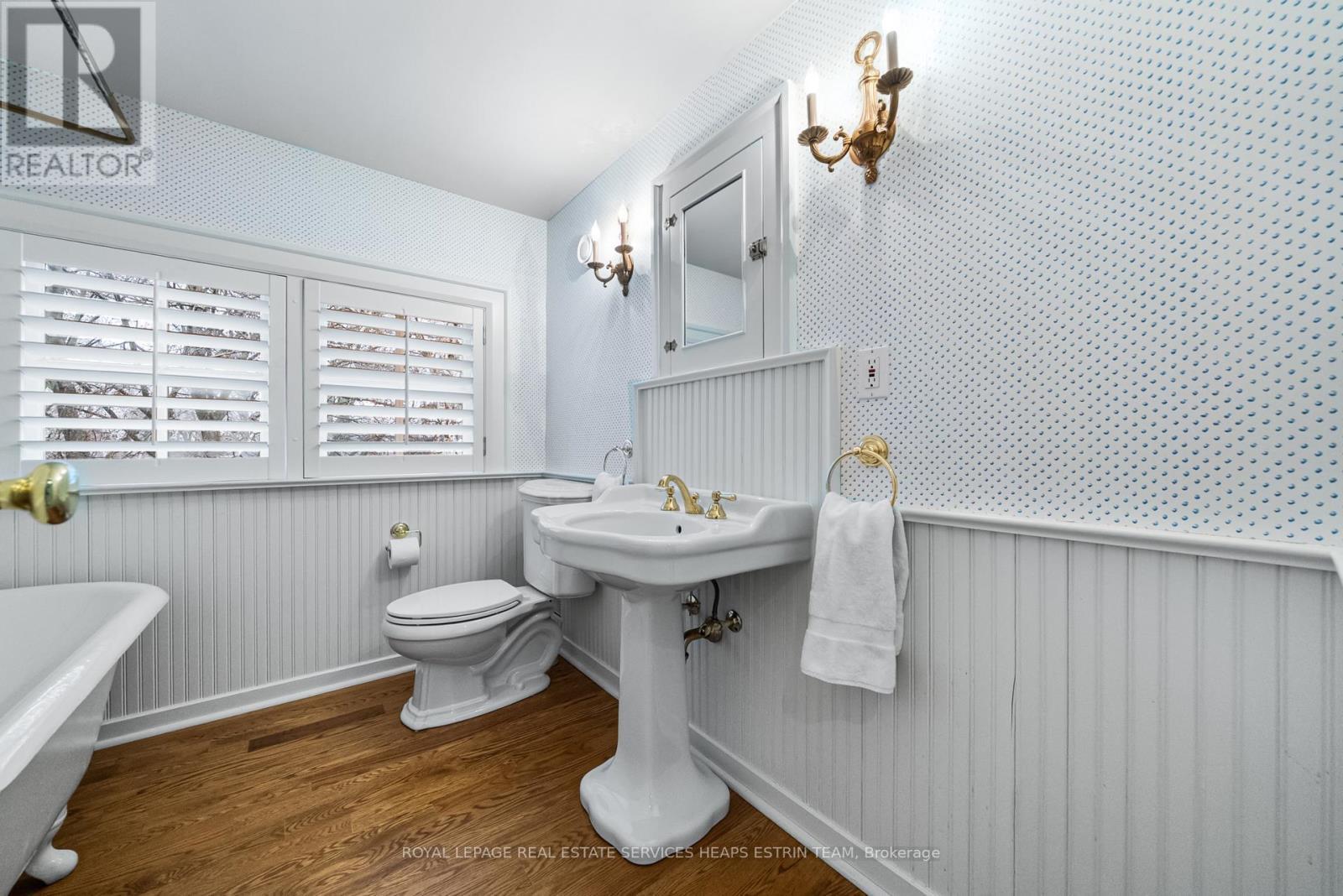 












28 HUDSON DRIVE

,
Toronto,




Ontario
M4T2J9

