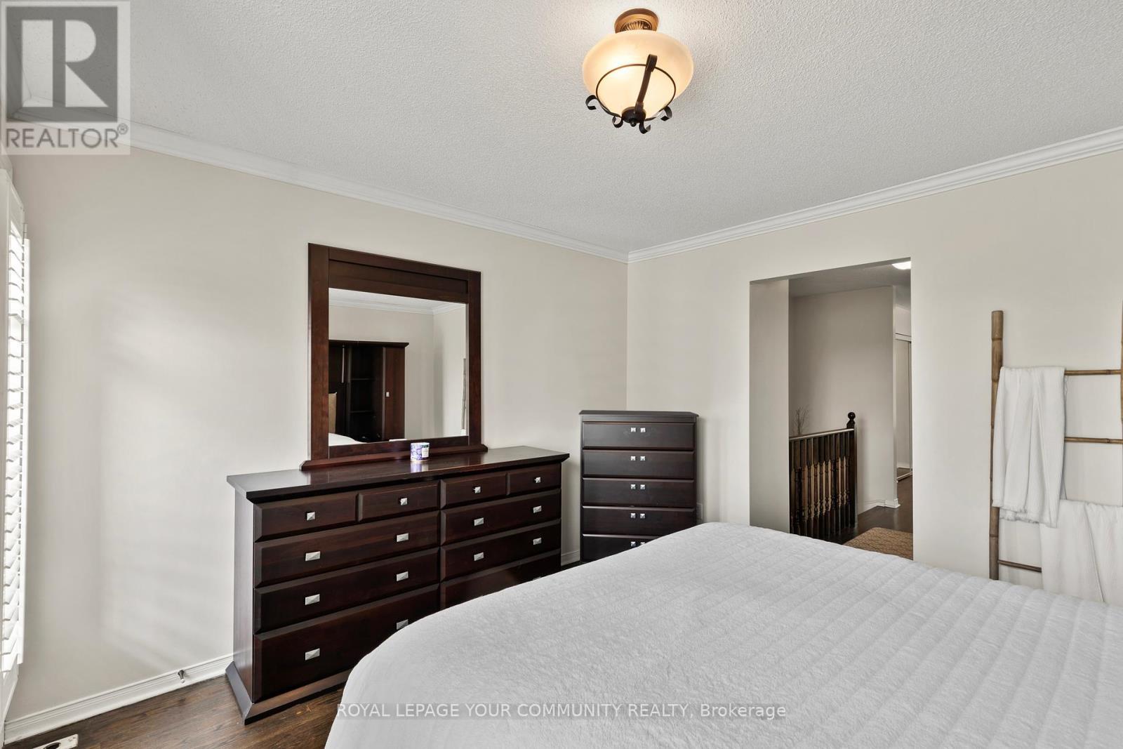 












13 - 210 MANITOBA STREET

,
Toronto,




Ontario
M8Y4G7

