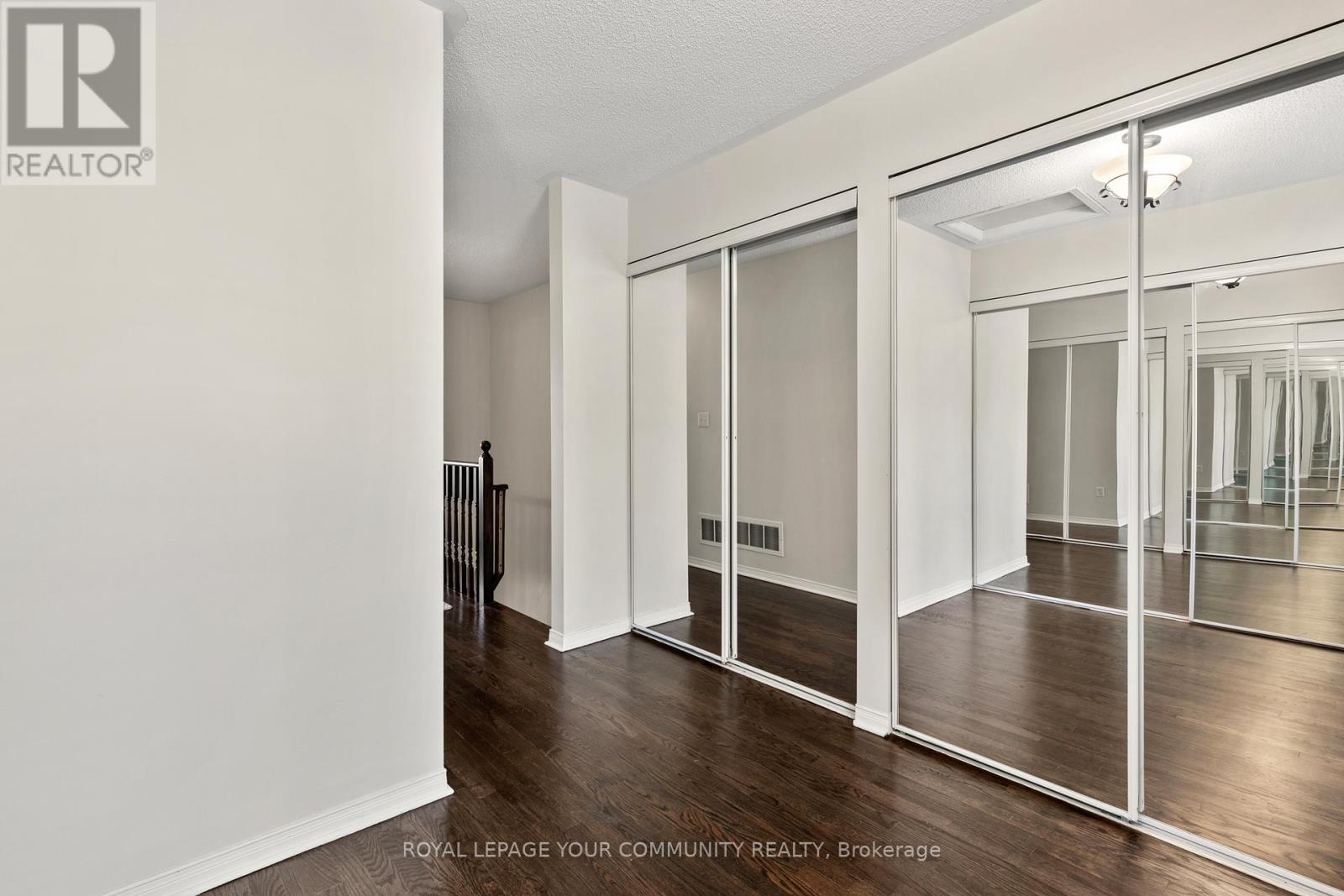 












13 - 210 MANITOBA STREET

,
Toronto,




Ontario
M8Y4G7

