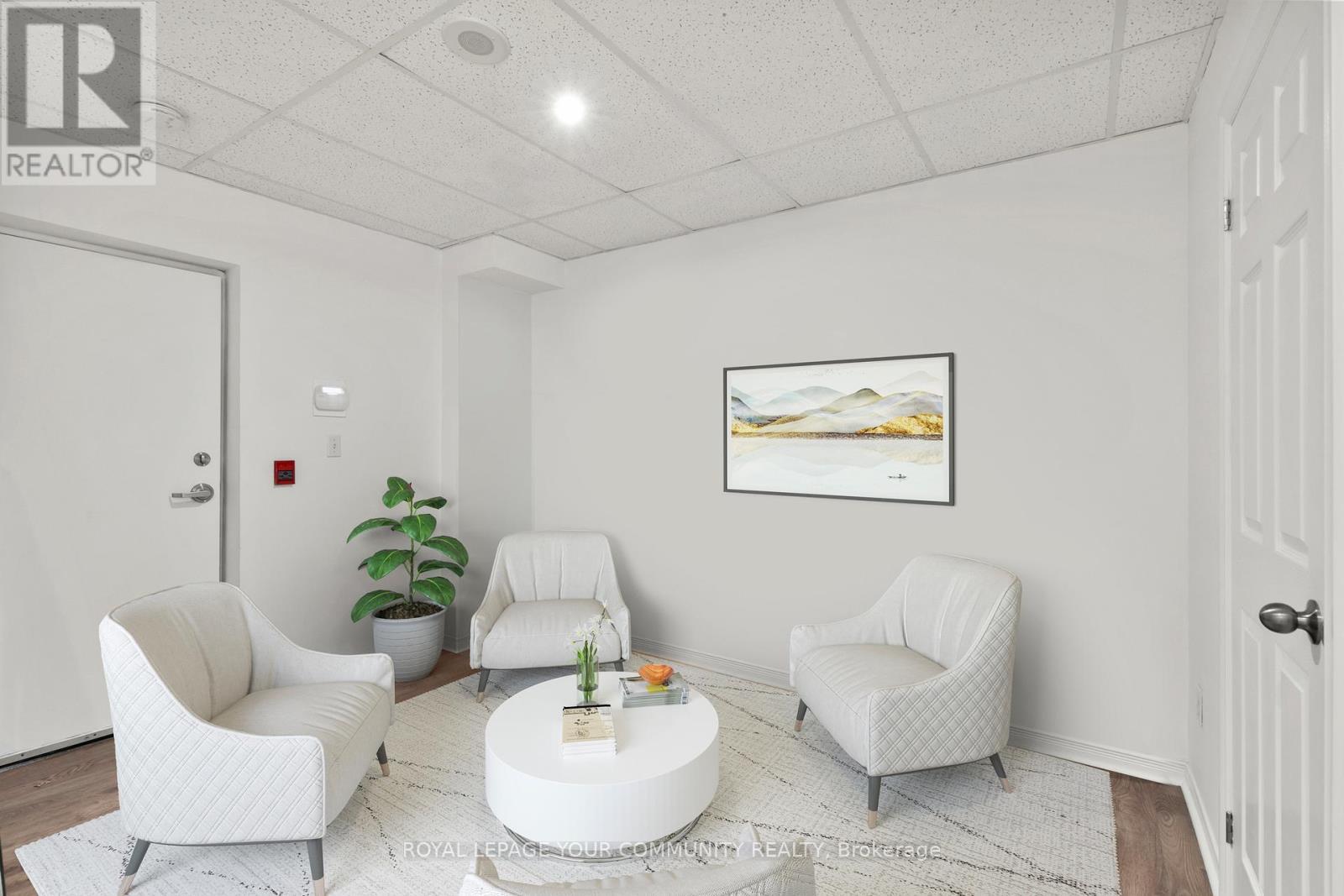












13 - 210 MANITOBA STREET

,
Toronto,




Ontario
M8Y4G7

