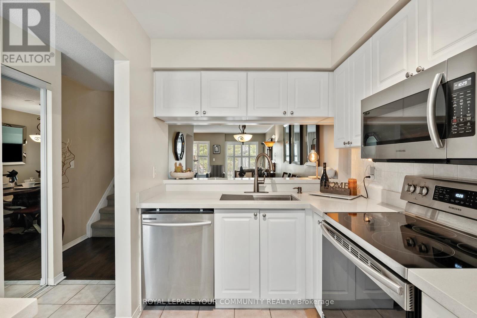 












13 - 210 MANITOBA STREET

,
Toronto,




Ontario
M8Y4G7

