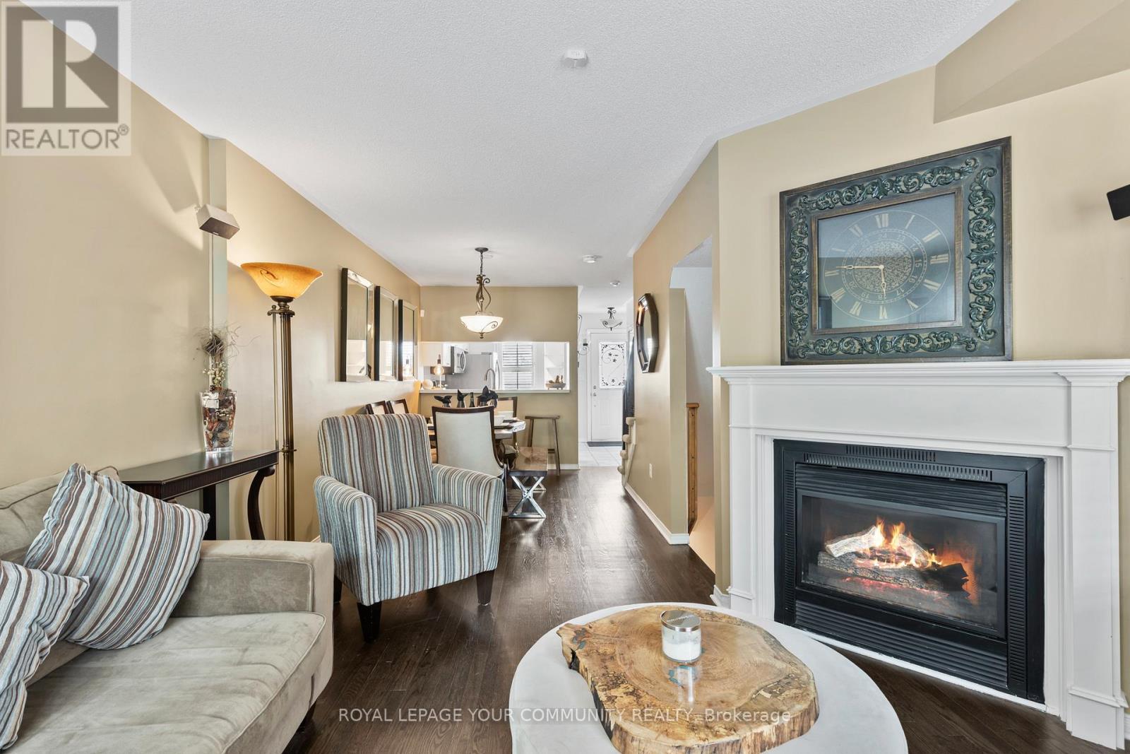 












13 - 210 MANITOBA STREET

,
Toronto,




Ontario
M8Y4G7

