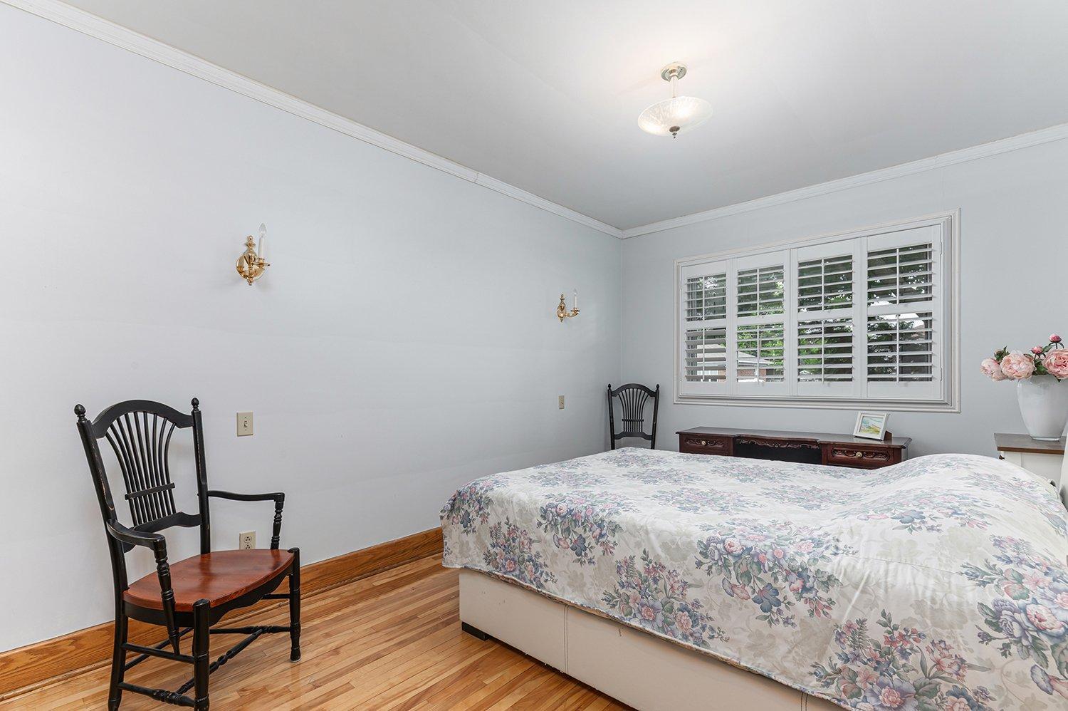 









980


Rue Poirier

,
Montréal (Saint-Laurent),




QC
H4L1G3

