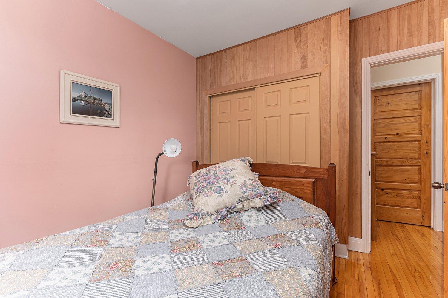 









980


Rue Poirier

,
Montréal (Saint-Laurent),




QC
H4L1G3

