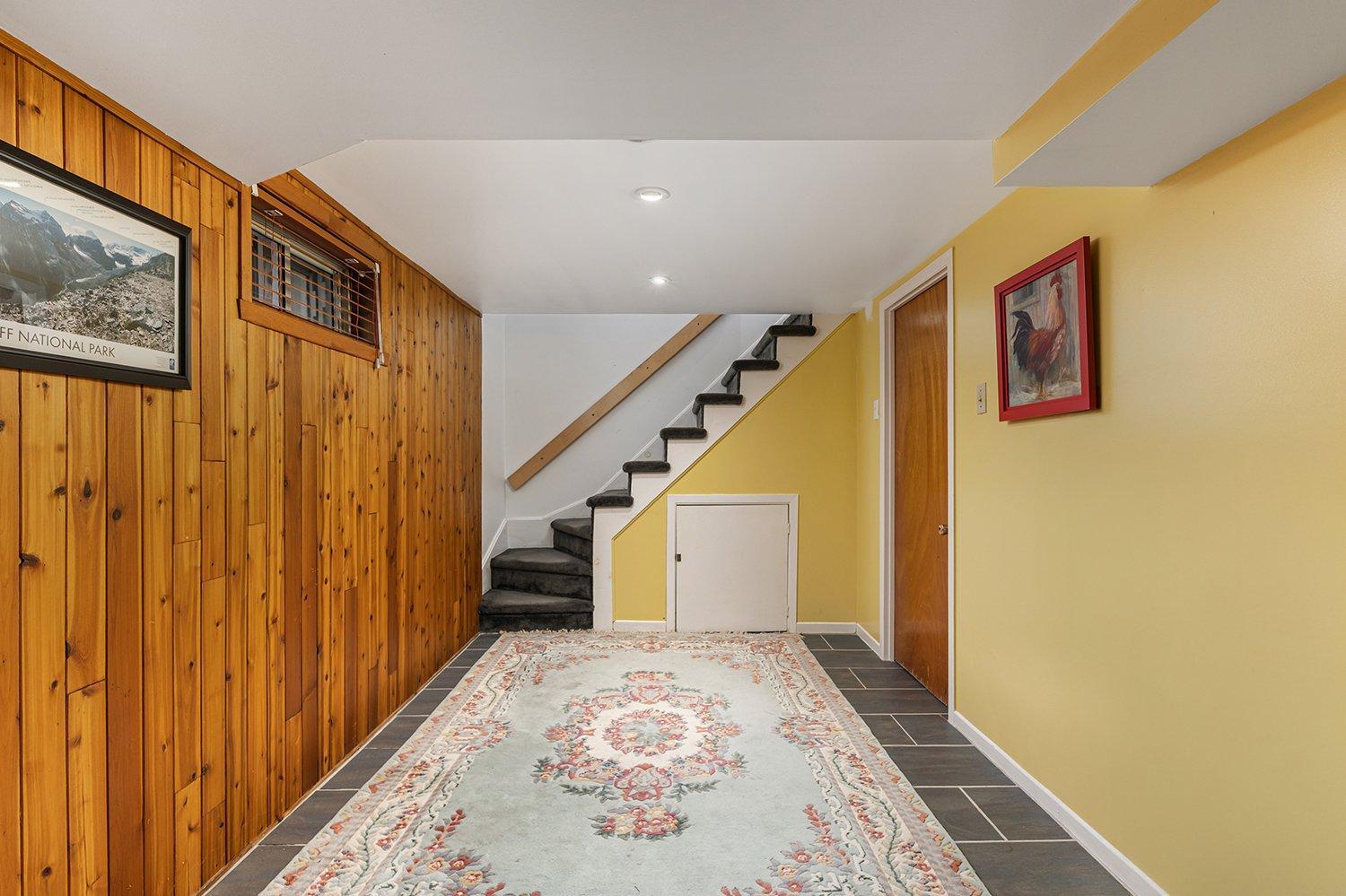 









980


Rue Poirier

,
Montréal (Saint-Laurent),




QC
H4L1G3

