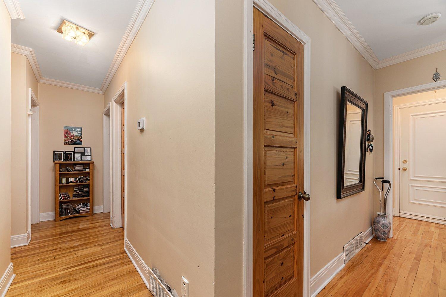 









980


Rue Poirier

,
Montréal (Saint-Laurent),




QC
H4L1G3

