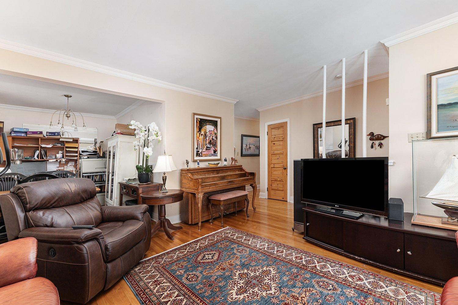 









980


Rue Poirier

,
Montréal (Saint-Laurent),




QC
H4L1G3

