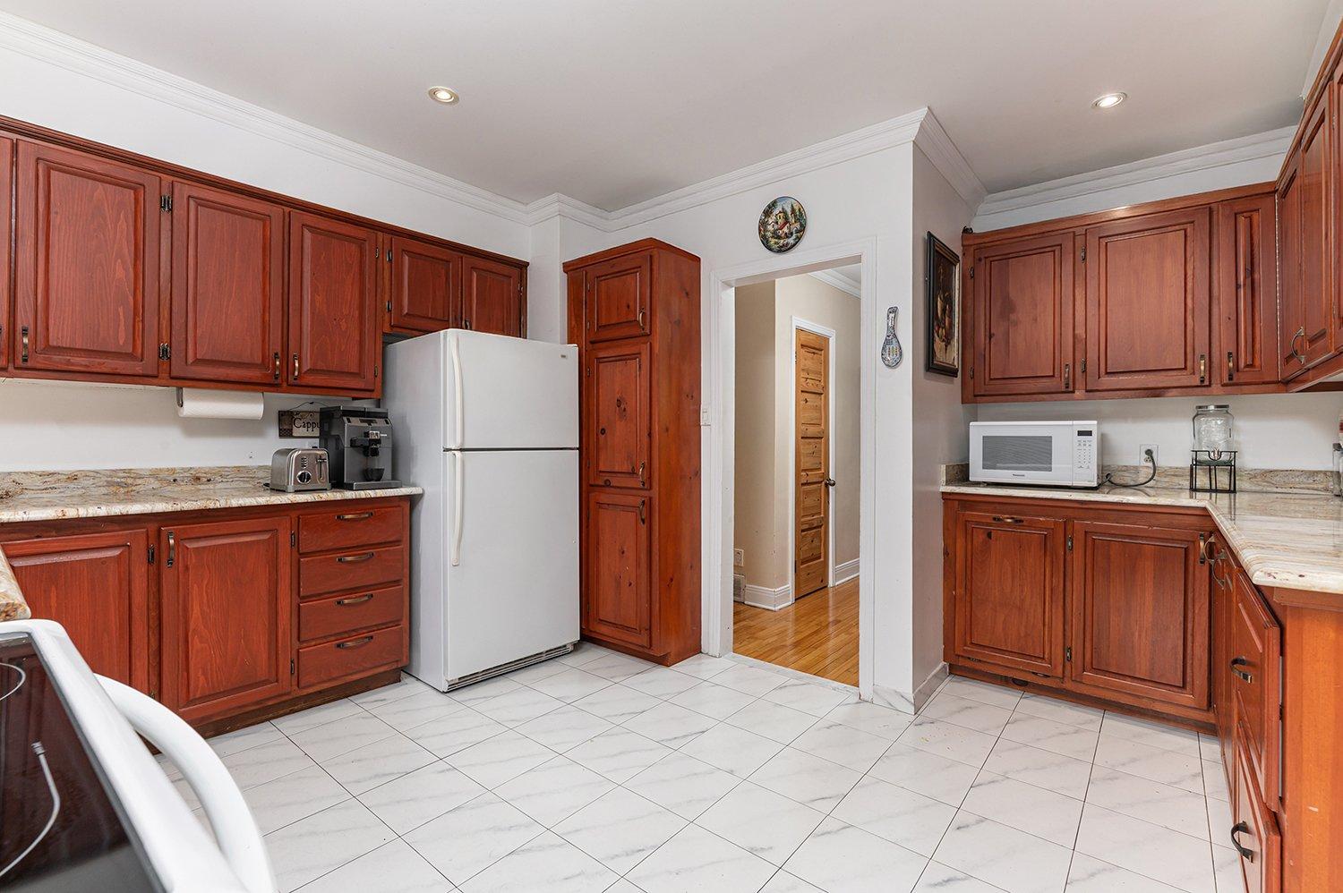 









980


Rue Poirier

,
Montréal (Saint-Laurent),




QC
H4L1G3

