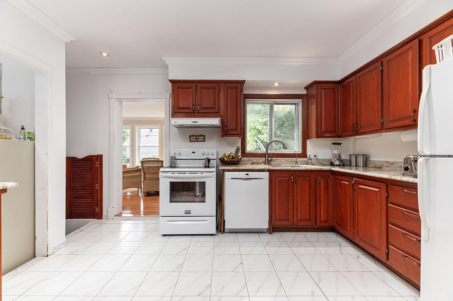 









980


Rue Poirier

,
Montréal (Saint-Laurent),




QC
H4L1G3

