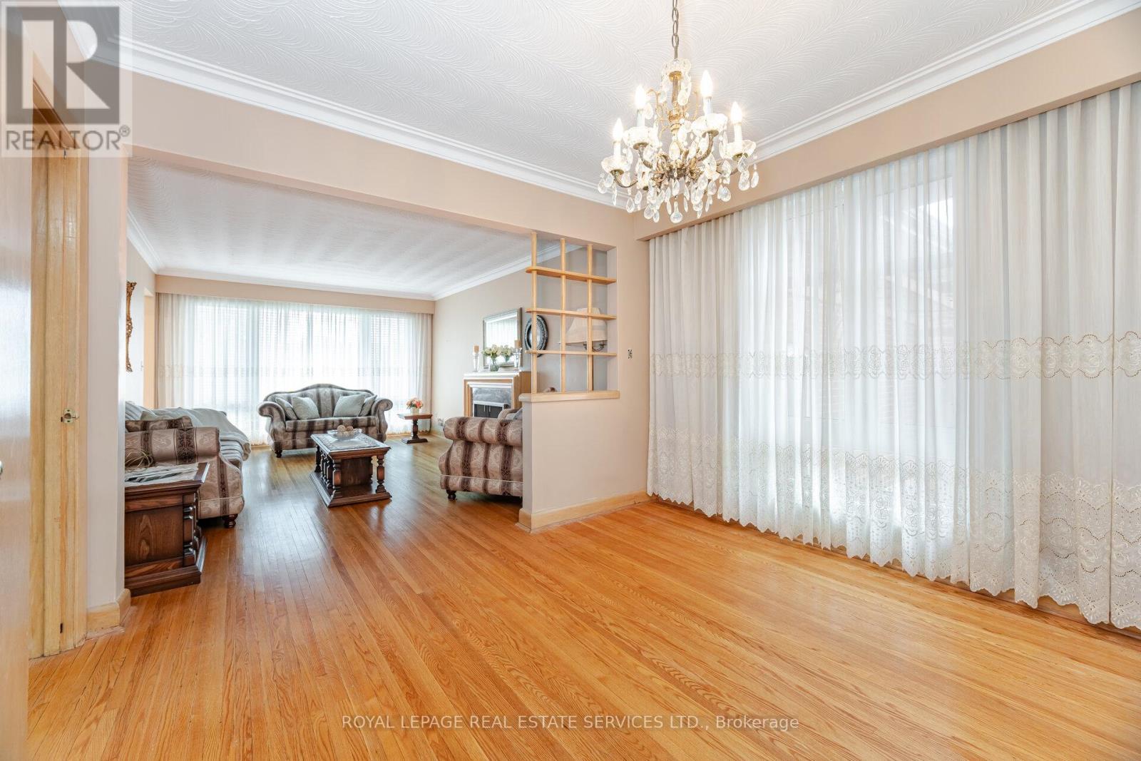 












46 CARDIGAN ROAD

,
Toronto,




Ontario
M8Z2W2

