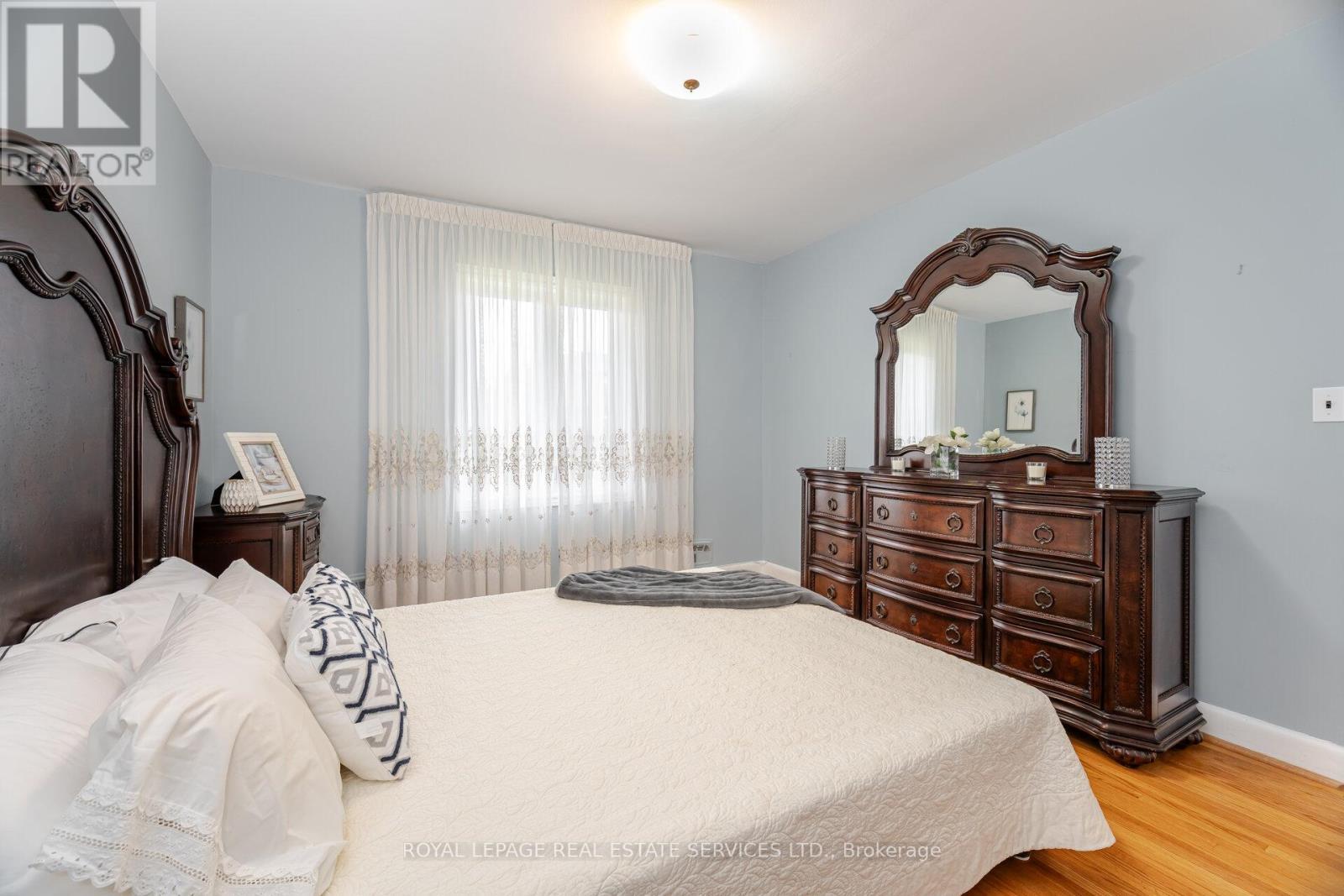 












46 CARDIGAN ROAD

,
Toronto,




Ontario
M8Z2W2

