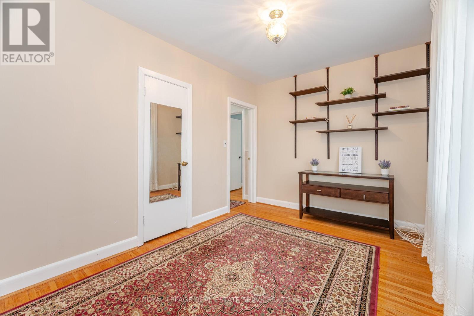












46 CARDIGAN ROAD

,
Toronto,




Ontario
M8Z2W2

