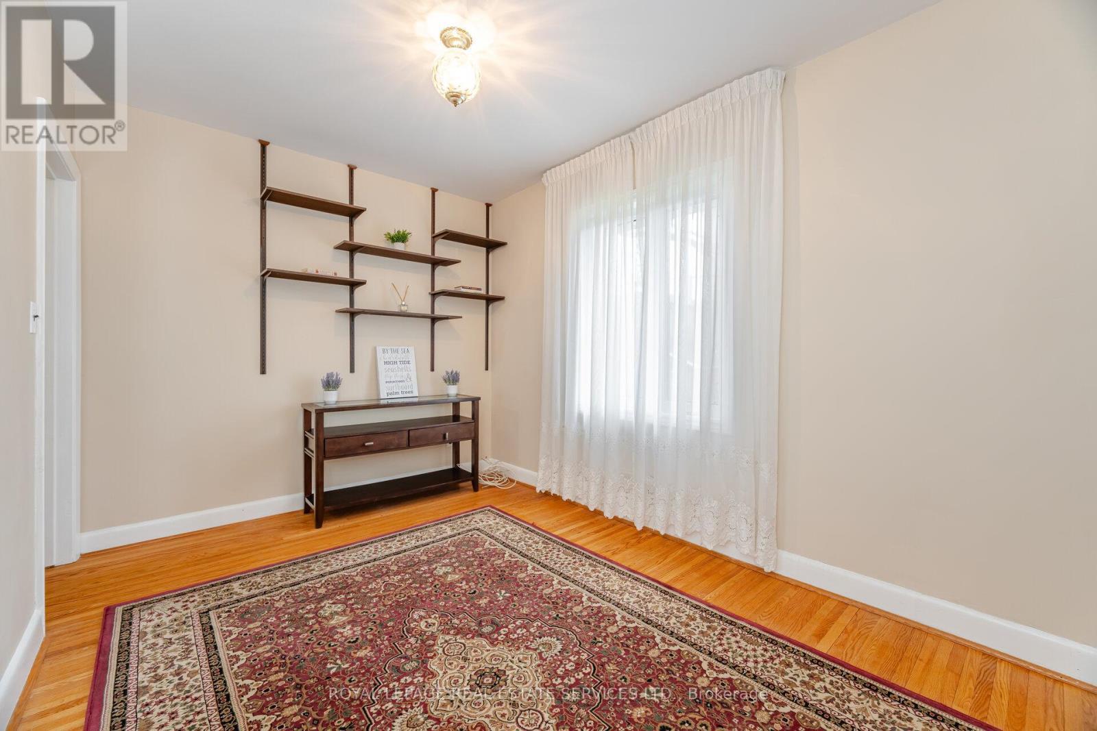 












46 CARDIGAN ROAD

,
Toronto,




Ontario
M8Z2W2

