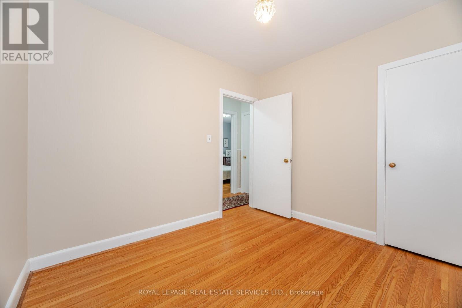 












46 CARDIGAN ROAD

,
Toronto,




Ontario
M8Z2W2

