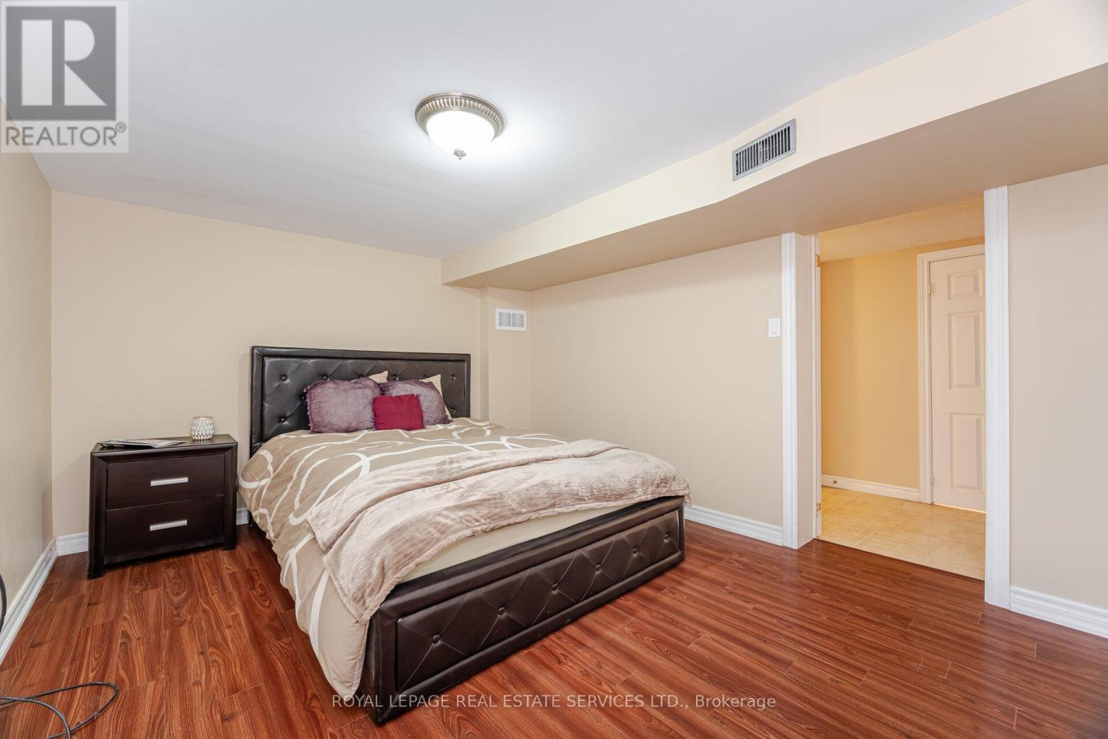 












46 CARDIGAN ROAD

,
Toronto,




Ontario
M8Z2W2

