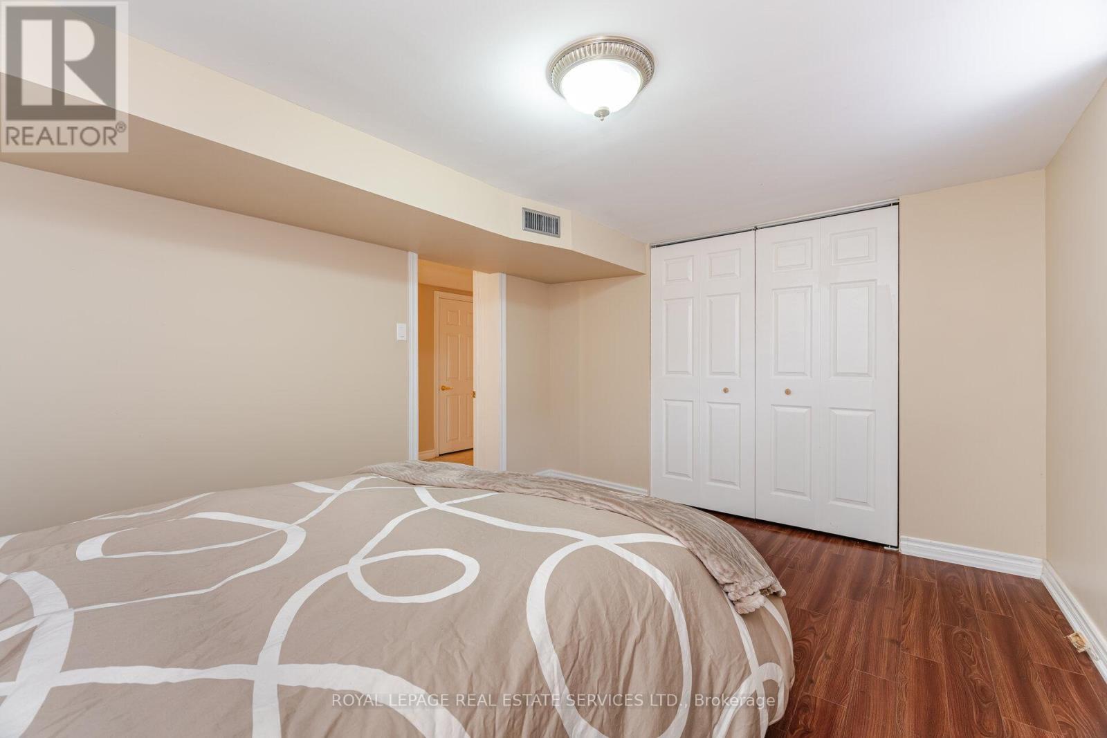 












46 CARDIGAN ROAD

,
Toronto,




Ontario
M8Z2W2


