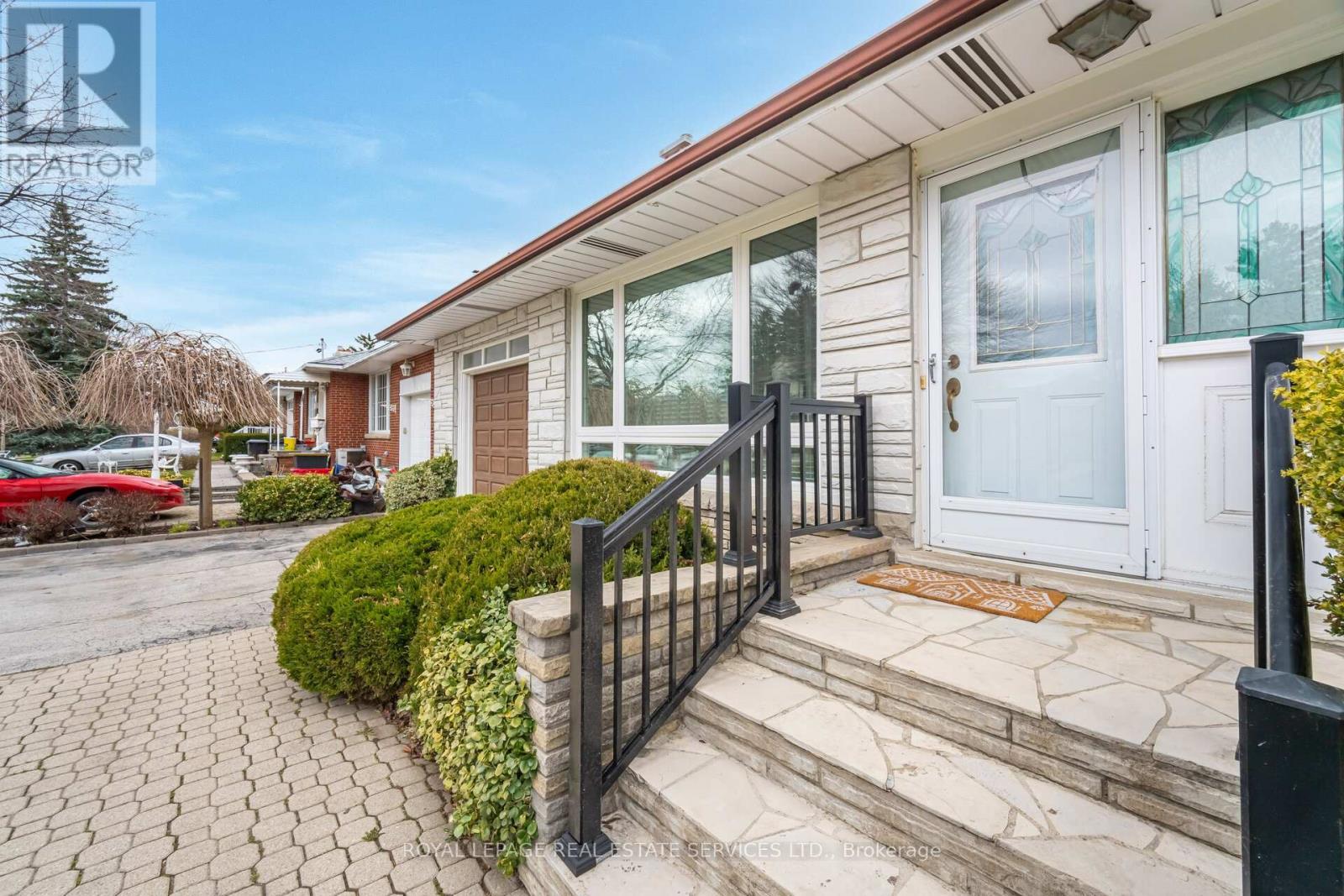 












46 CARDIGAN ROAD

,
Toronto,




Ontario
M8Z2W2


