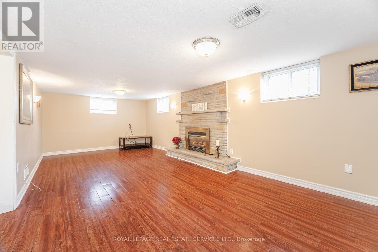 












46 CARDIGAN ROAD

,
Toronto,




Ontario
M8Z2W2

