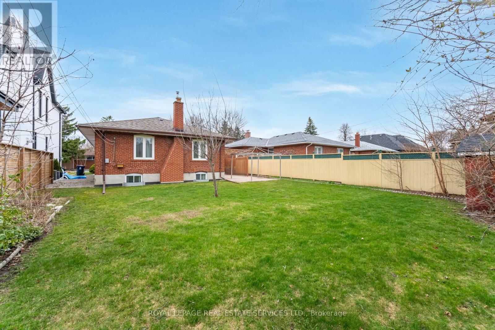 












46 CARDIGAN ROAD

,
Toronto,




Ontario
M8Z2W2

