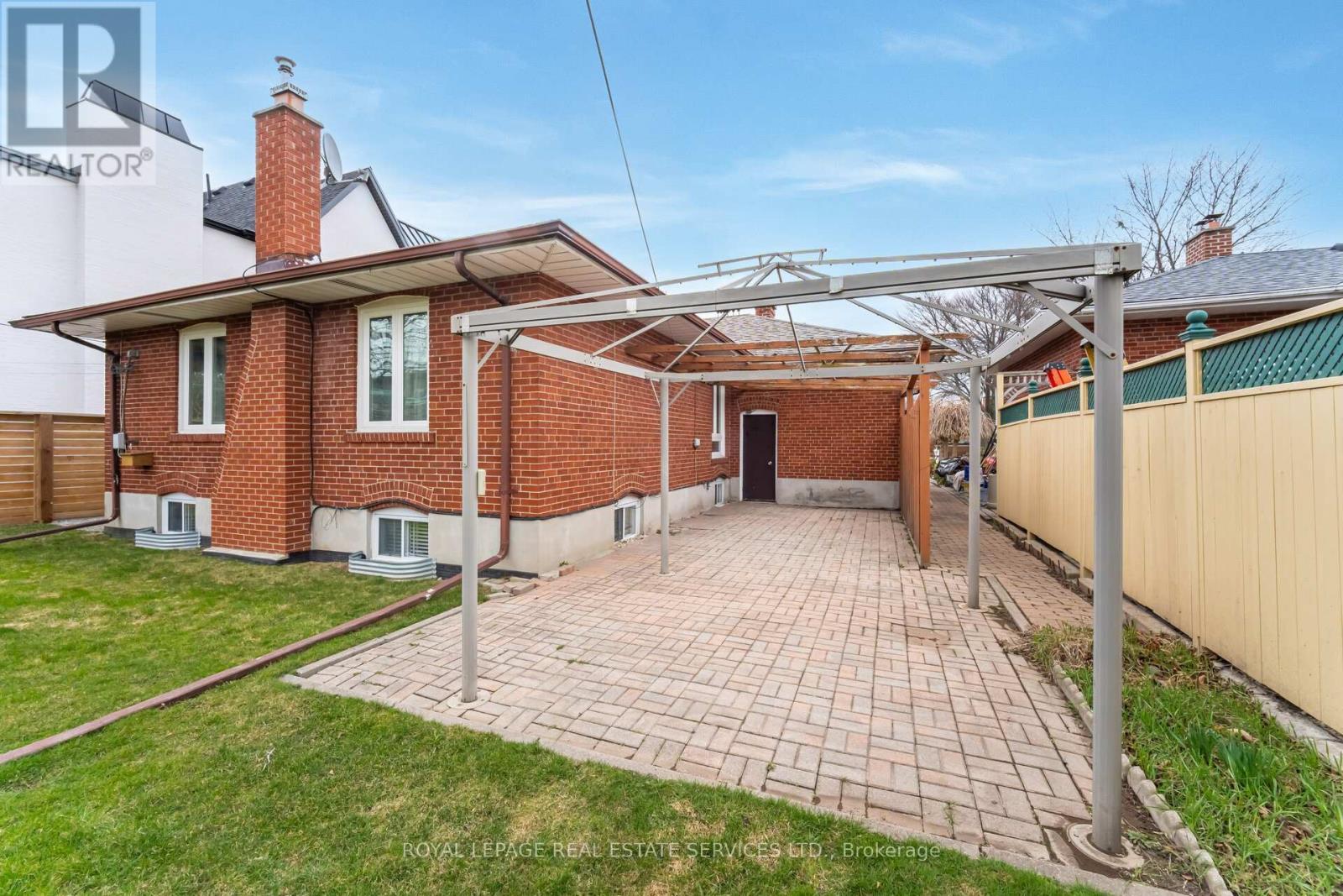 












46 CARDIGAN ROAD

,
Toronto,




Ontario
M8Z2W2

