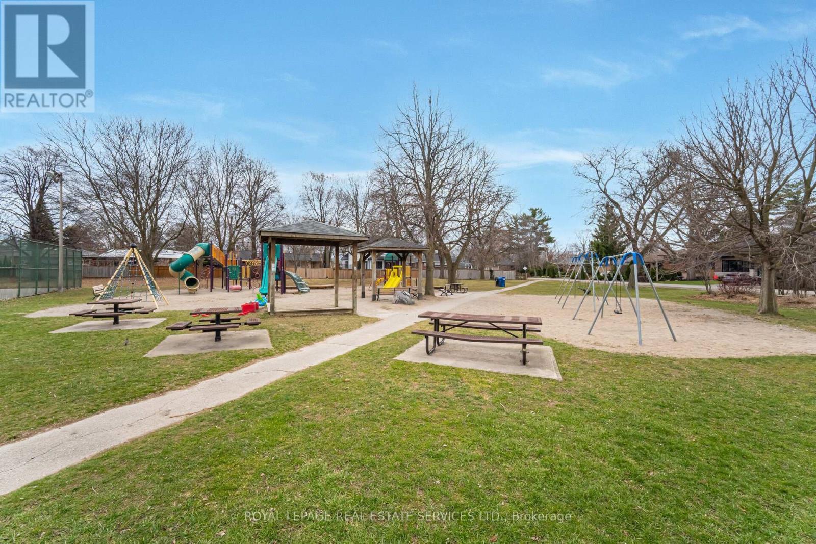 












46 CARDIGAN ROAD

,
Toronto,




Ontario
M8Z2W2


