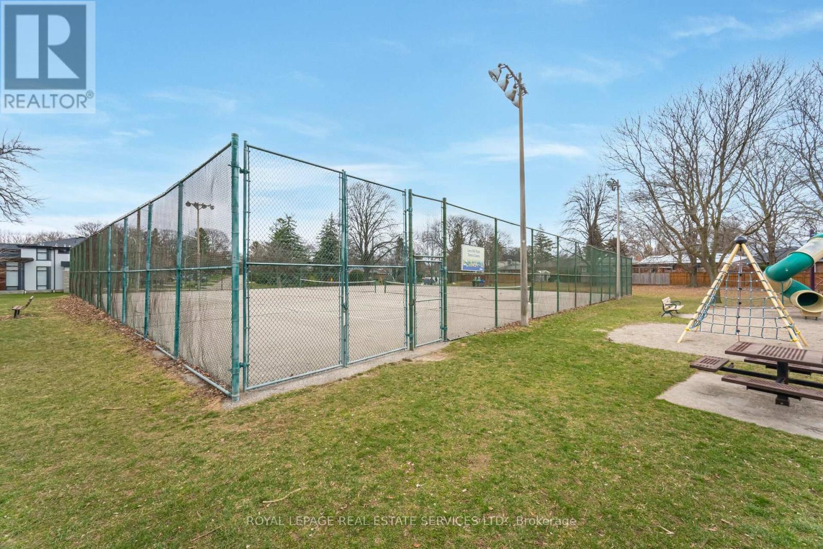 












46 CARDIGAN ROAD

,
Toronto,




Ontario
M8Z2W2

