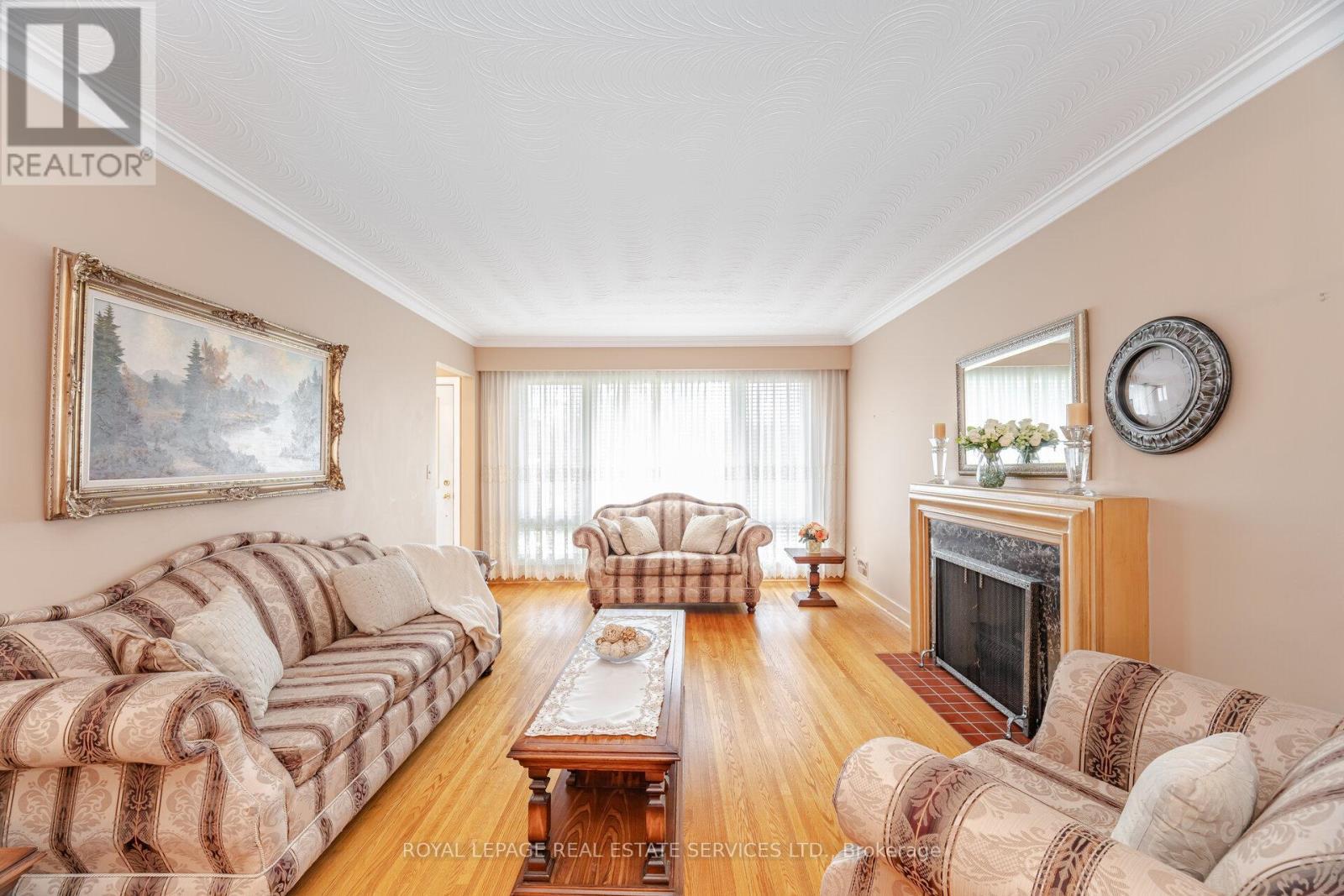 












46 CARDIGAN ROAD

,
Toronto,




Ontario
M8Z2W2

