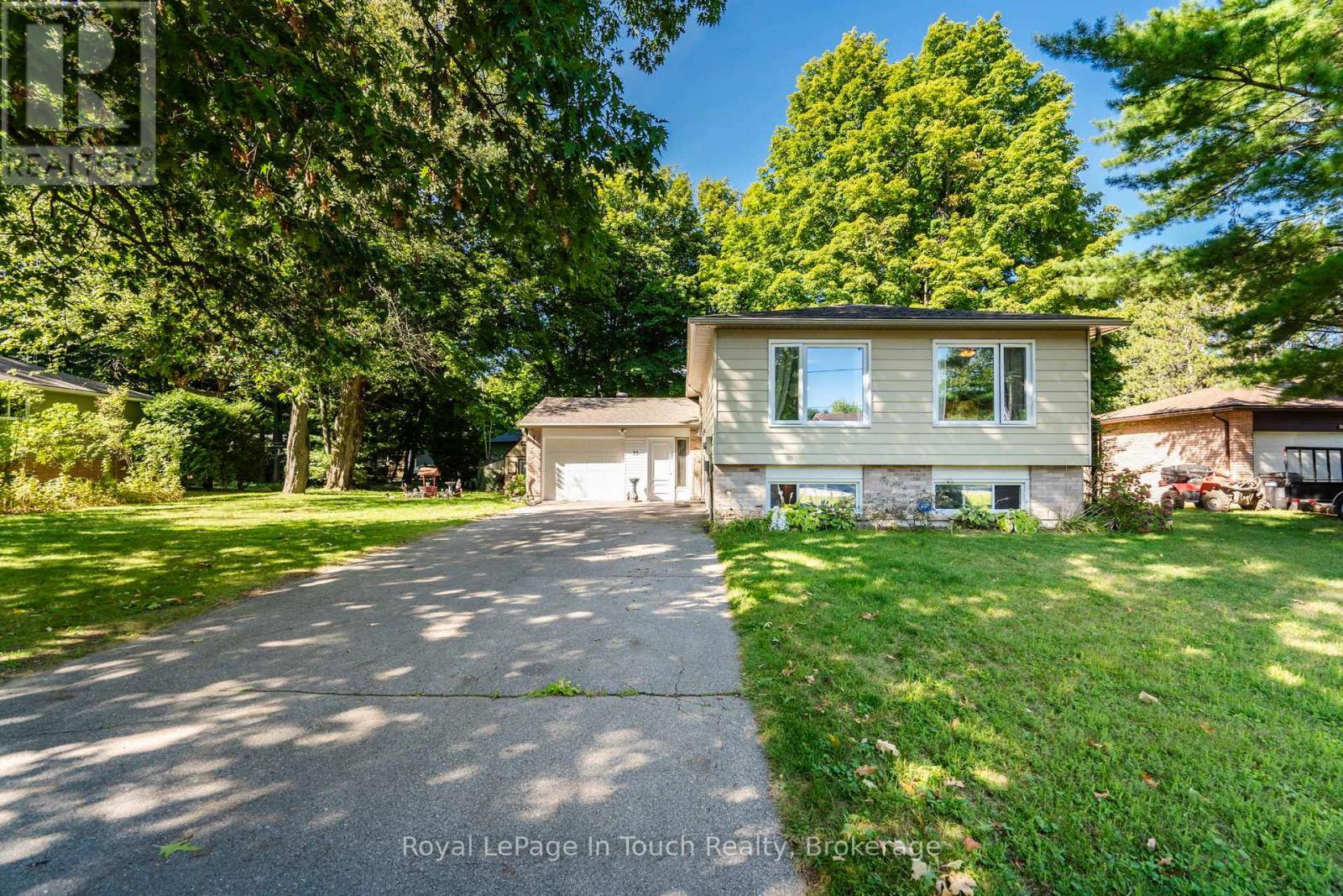 












35 DORCAS AVENUE

,
Tiny (Wyevale),




Ontario
L0L2T0

