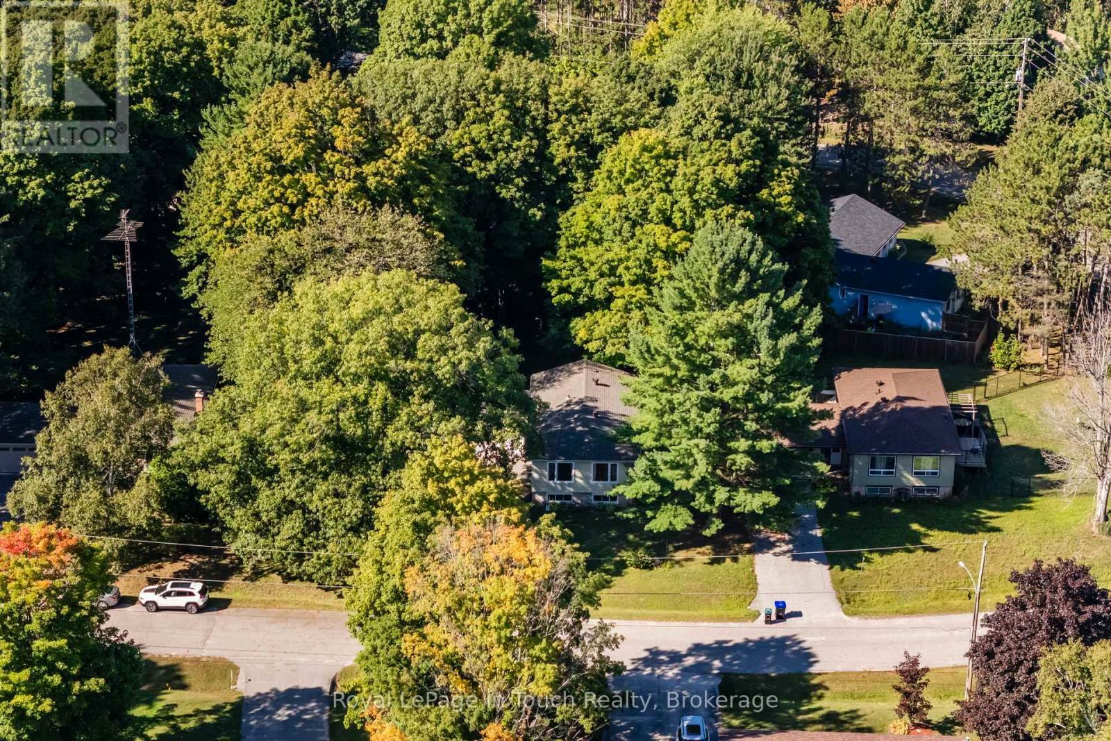 












35 DORCAS AVENUE

,
Tiny (Wyevale),




Ontario
L0L2T0

