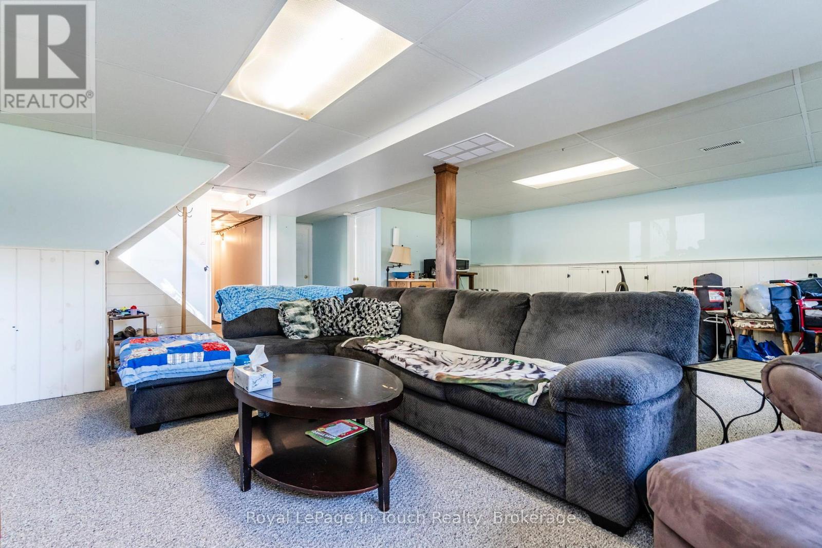 












35 DORCAS AVENUE

,
Tiny (Wyevale),




Ontario
L0L2T0

