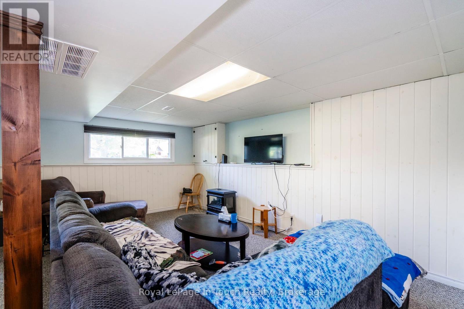 












35 DORCAS AVENUE

,
Tiny (Wyevale),




Ontario
L0L2T0

