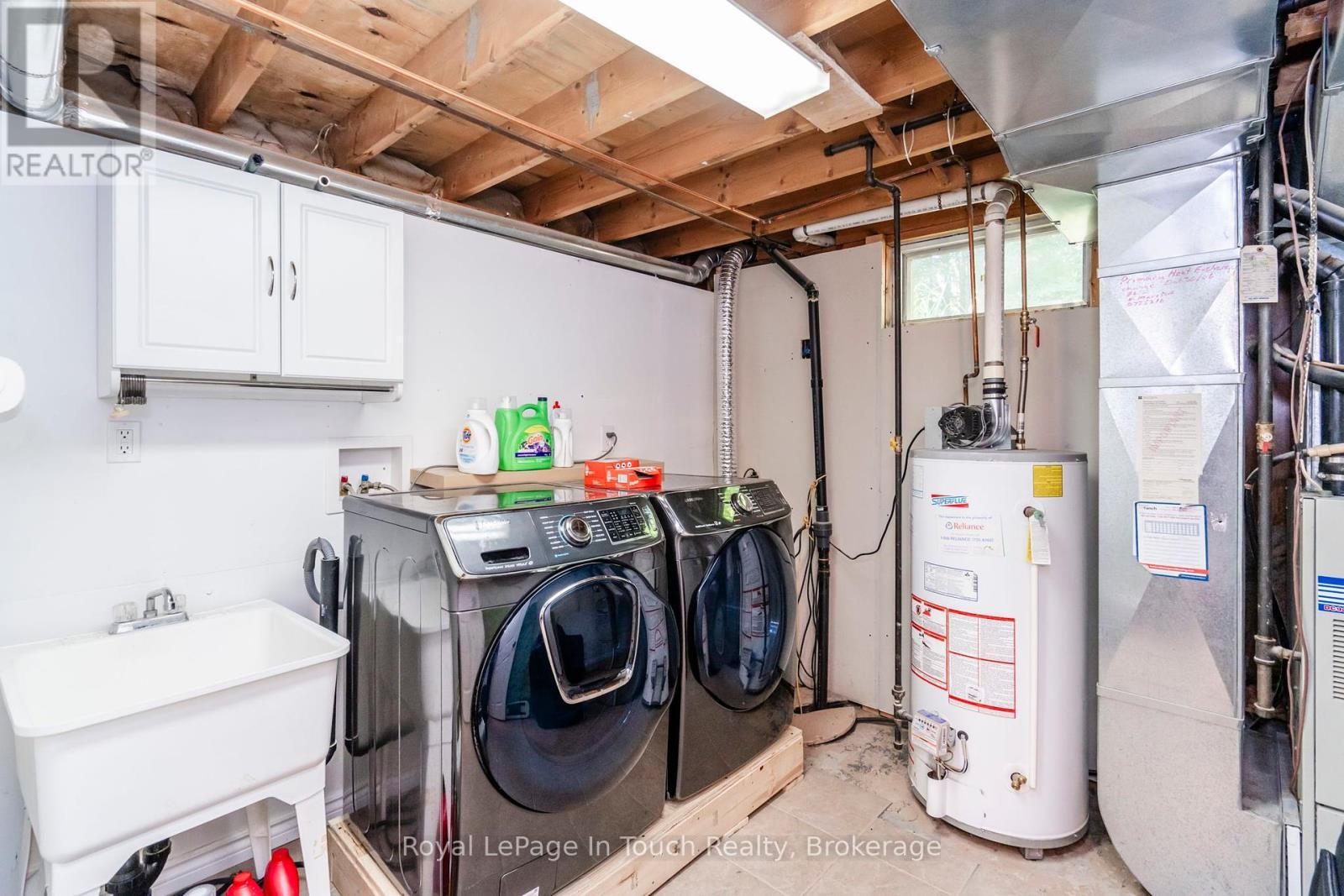 












35 DORCAS AVENUE

,
Tiny (Wyevale),




Ontario
L0L2T0

