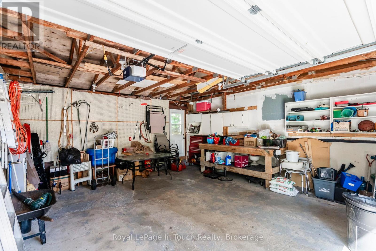 












35 DORCAS AVENUE

,
Tiny (Wyevale),




Ontario
L0L2T0

