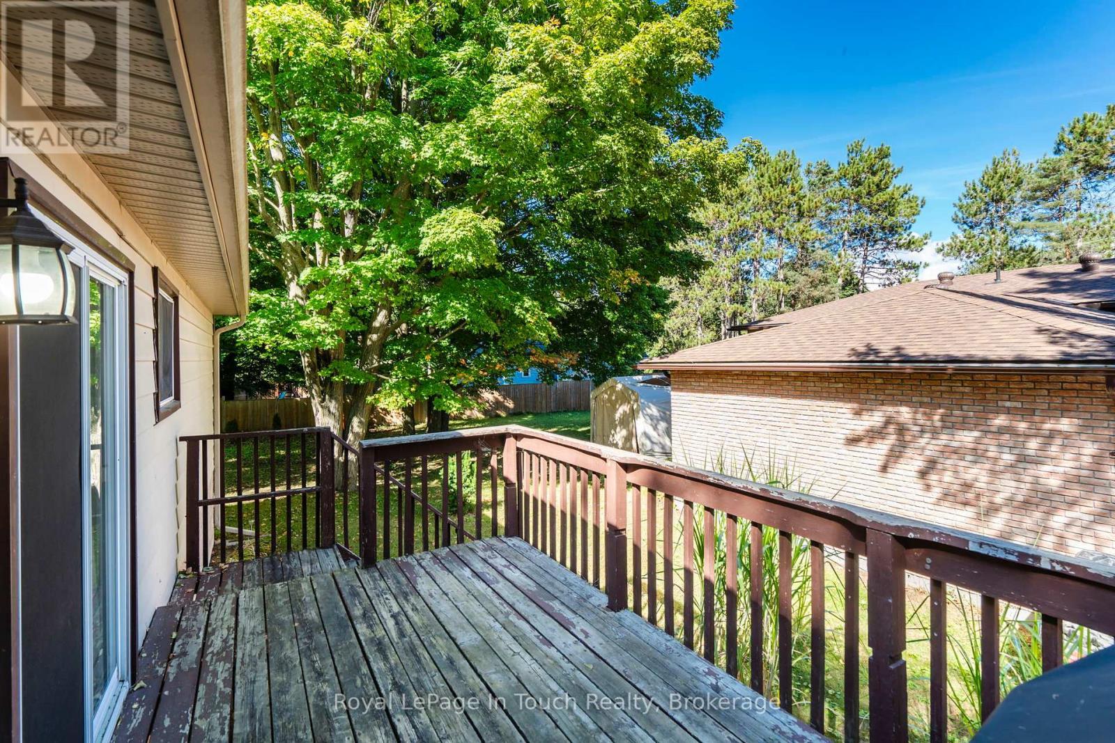 












35 DORCAS AVENUE

,
Tiny (Wyevale),




Ontario
L0L2T0

